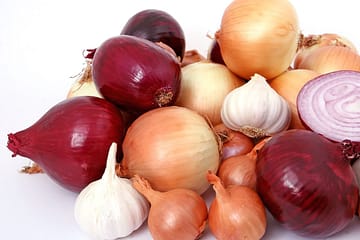 benefits of eating raw onion